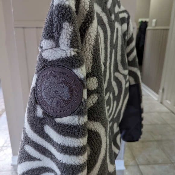 Canada Goose Jacket - Picture 6 of 6